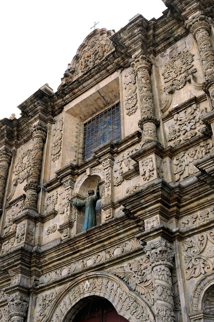 La Basilica di San Francesco — Barocco andino scolpito nella pietra