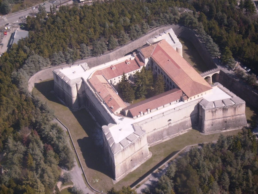 Castello Cinquecentesco — The Spanish fortress in the heart of the city