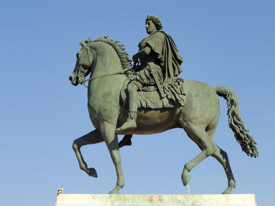 Place Bellecour — Una delle piazze pedonali più grandi d'Europa