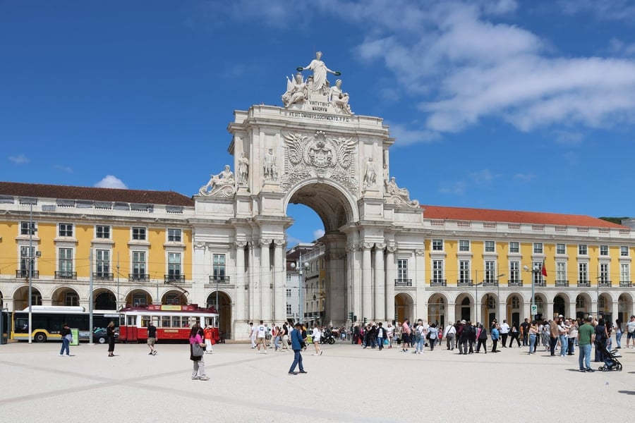 Praça do Comércio — La piazza che guarda il Tago