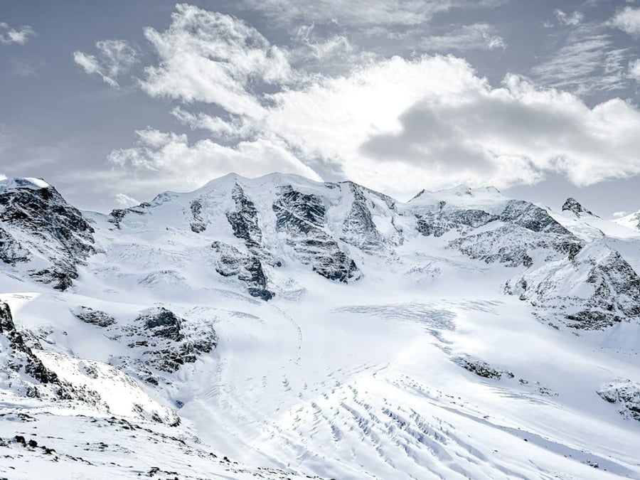 Il gruppo del Bernina — Le vette innevate al confine con la Svizzera viste da Livigno