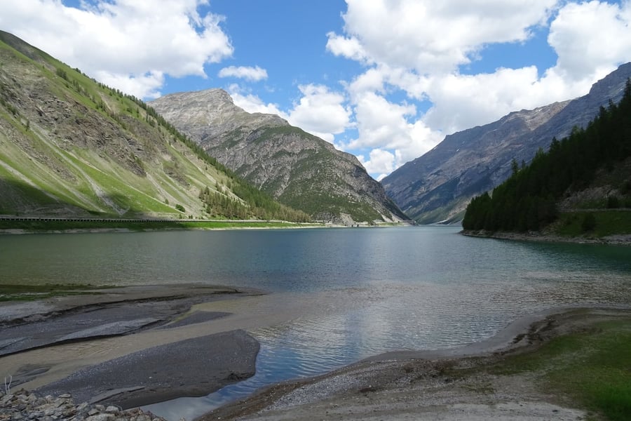 Il Lago di Livigno — Le acque turchesi del grande bacino alpino
