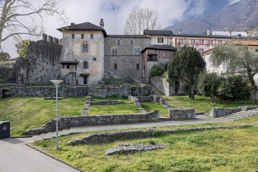 Il Castello Visconteo — Quello che resta della rocca dei signori di Milano