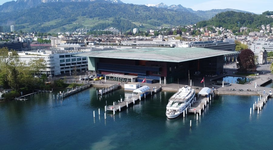 The KKL — The roof suspended over the lake, by Jean Nouvel