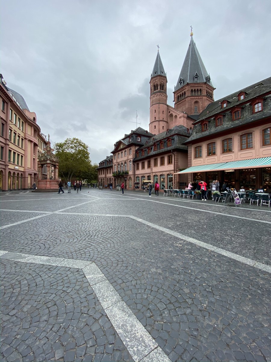 Il Duomo di San Martino — Uno dei tre duomi imperiali di Germania, insieme a Worms e Spira
