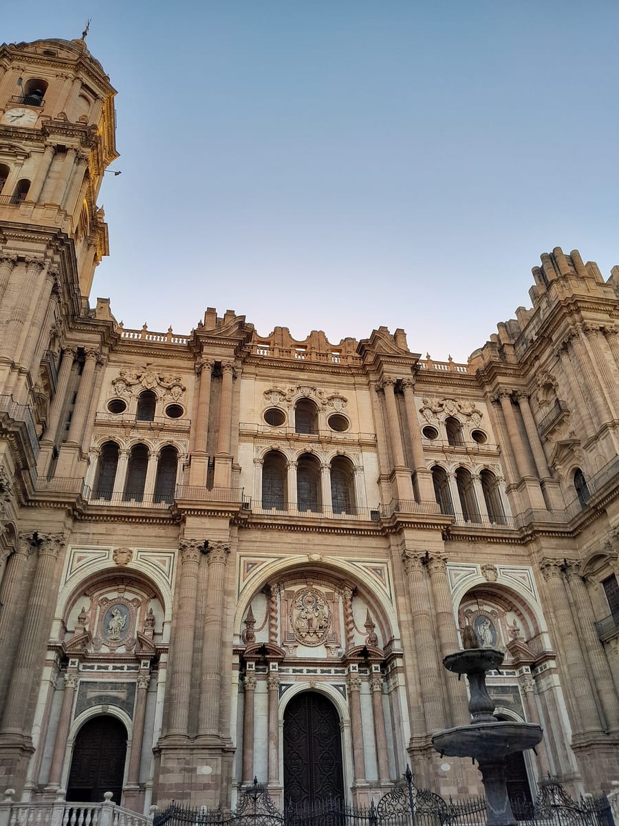 La Manquita — La cattedrale con una torre incompiuta