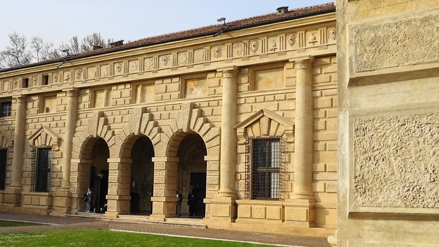 Palazzo Te — La villa di svago dei Gonzaga dove Giulio Romano giocò con l'illusione