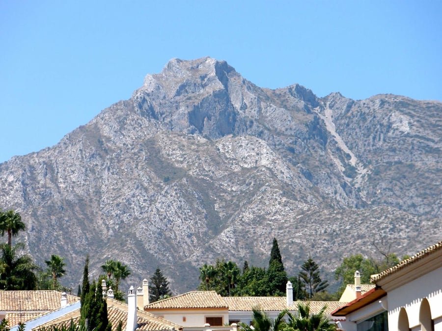 La Sierra Blanca — Le montagne che riparano Marbella dal vento del nord