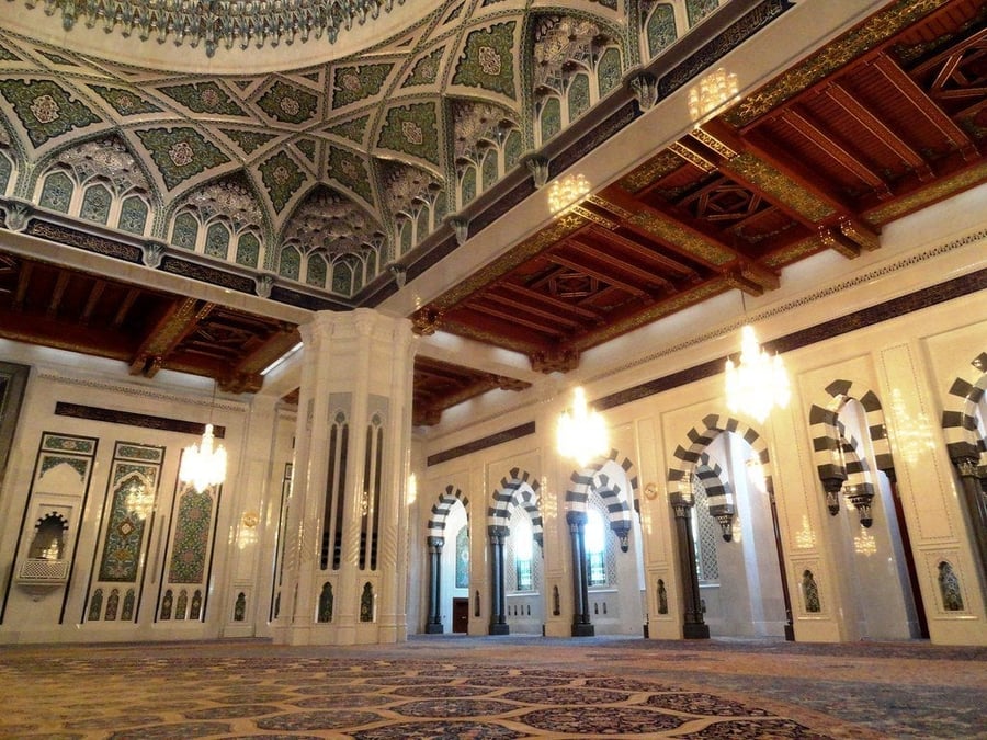 Grande Moschea Sultan Qaboos — Il tappeto record completato nel 2001