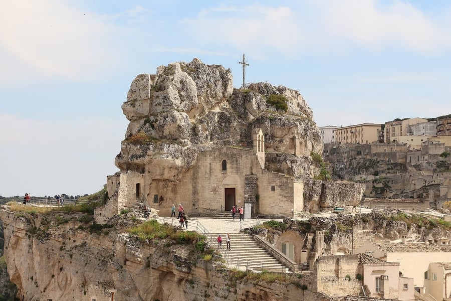 Santa Maria di Idris — La chiesa rupestre scavata nella Civita