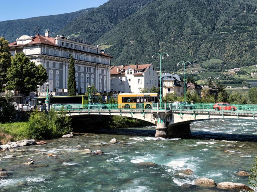 Il Passirio — Le passeggiate lungo il torrente, una al sole e una all'ombra