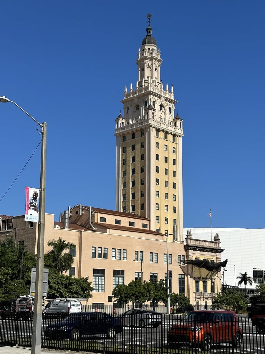 Freedom Tower — La torre in stile ispano-moresco che accolse migliaia di esuli cubani