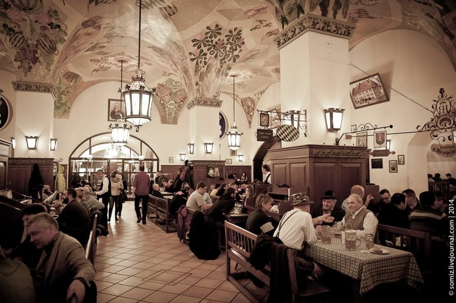 Hofbräuhaus — La birreria reale del 1589 dove si intonano ancora i canti tradizionali