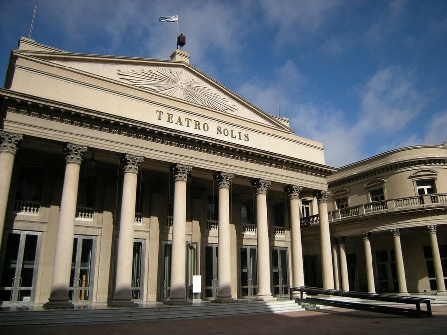 Il Teatro Solís — Il teatro più antico dell'Uruguay