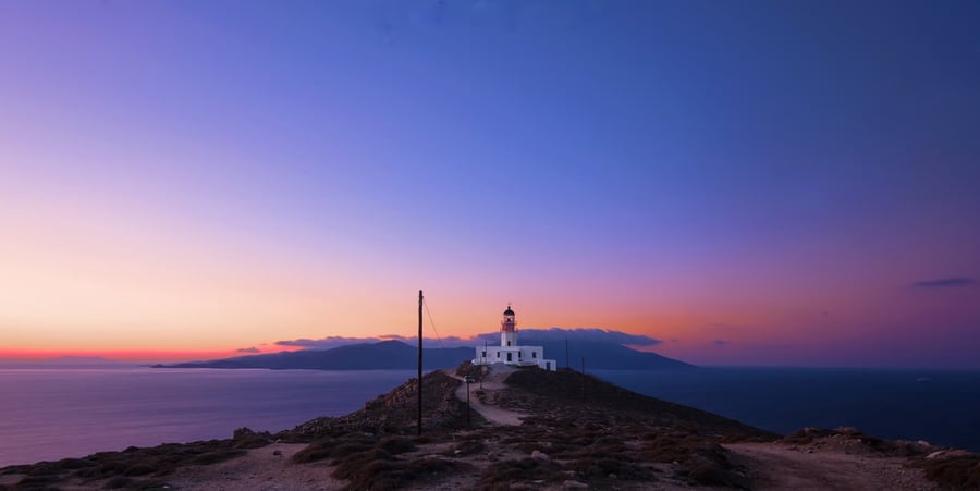 Il faro di Armenistis — La luce che guida le navi sulla punta nord dell'isola
