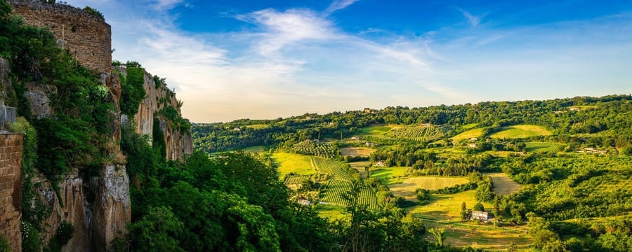 La rupe di Orvieto — Una città intera sospesa su una rupe di tufo alta oltre trecento metri