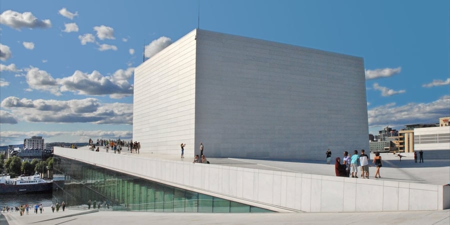 Teatro dell'Opera di Oslo — Il tetto di marmo bianco che si tuffa nel fiordo