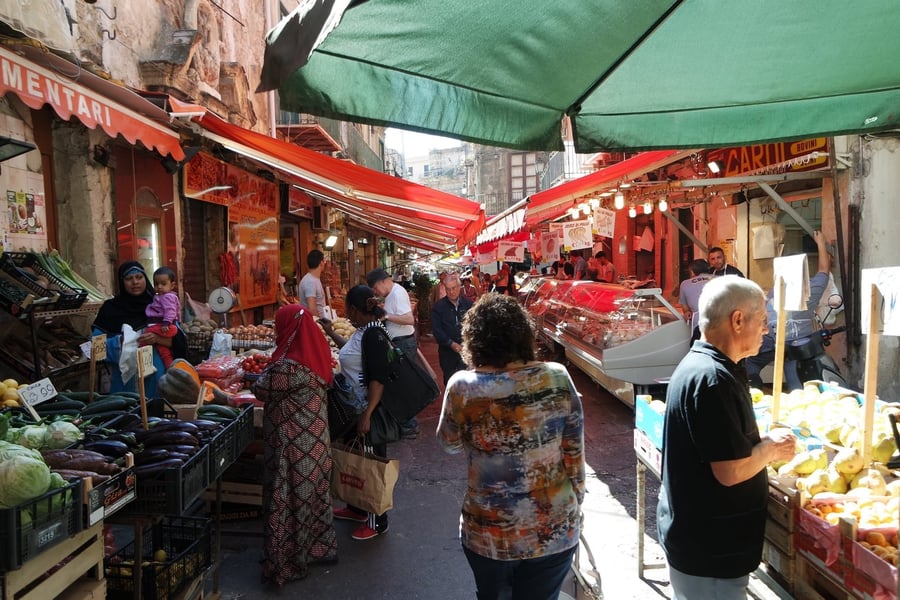 Il mercato di Ballarò — Il mercato storico più antico di Palermo
