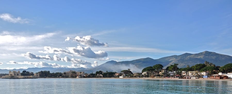 Mondello — La spiaggia della città