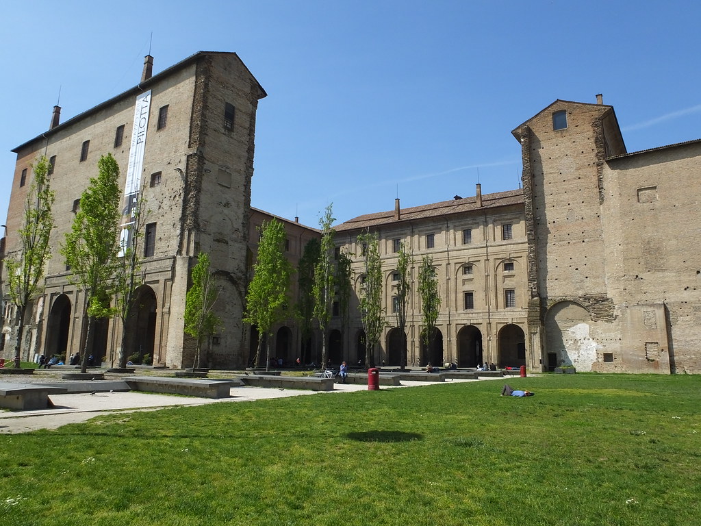Palazzo della Pilotta — Il grande complesso farnesiano che oggi ospita musei, galleria e biblioteca