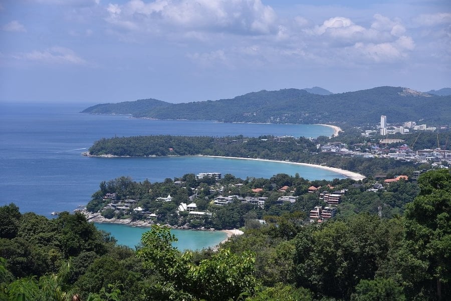 Il Karon Viewpoint — Tre spiagge in una sola inquadratura