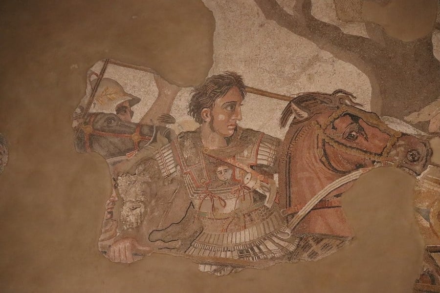 Il Mosaico di Alessandro — Il celebre mosaico della Casa del Fauno con Alessandro Magno in battaglia