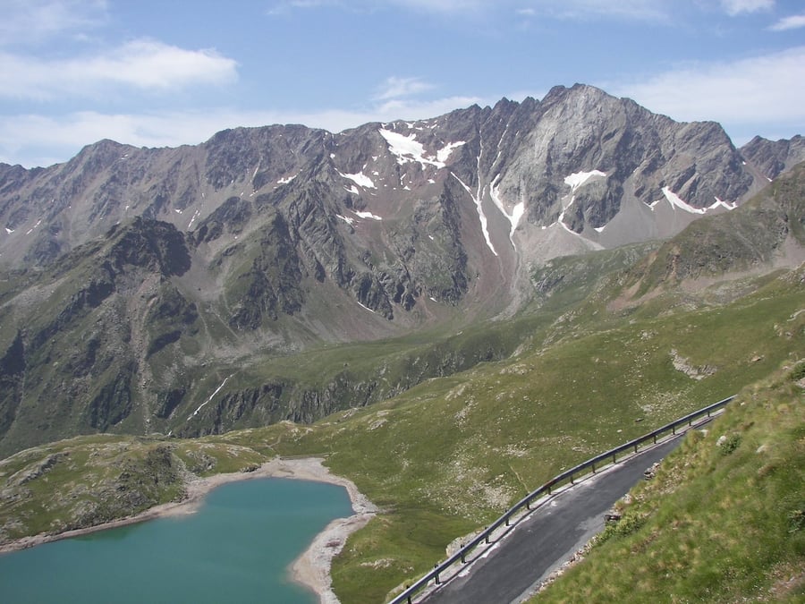 A high-altitude alpine lake — Turquoise waters at the foot of the Gavia peaks