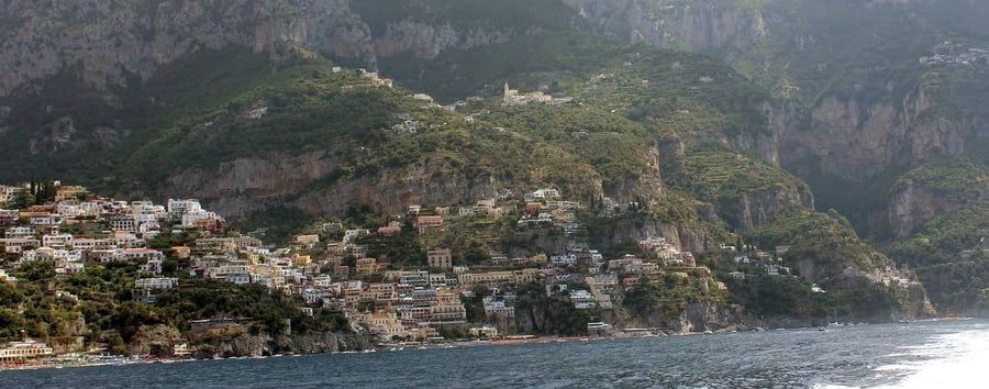 Il borgo verticale — Positano vista dal mare