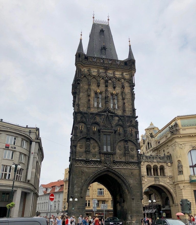La Torre delle Polveri — Una delle porte originarie della Città Vecchia