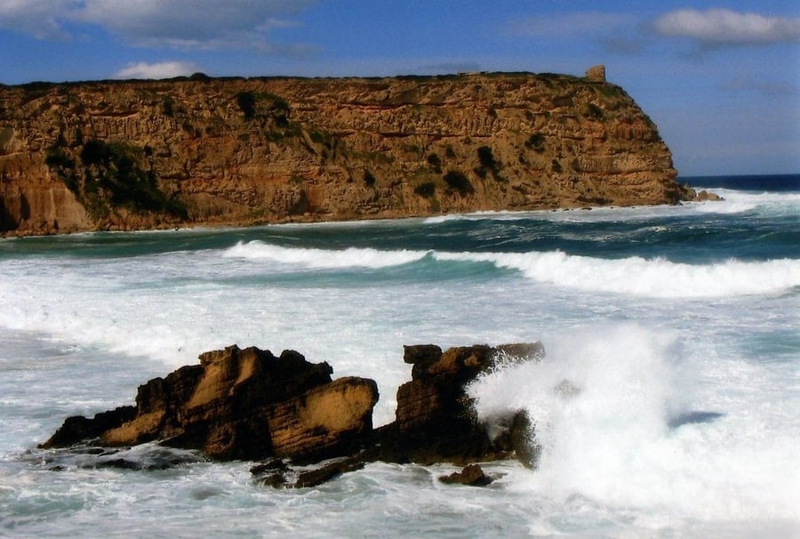 Le onde di Capo Mannu — Il mare che si infrange sugli scogli