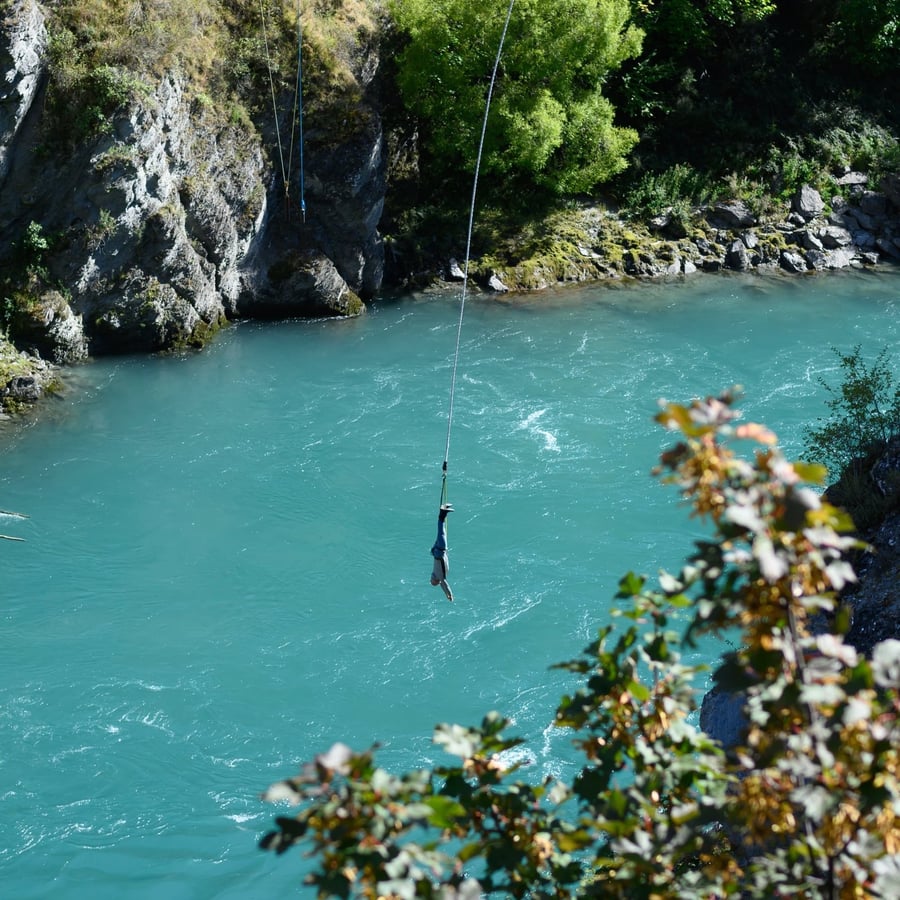 Kawarau Gorge Suspension Bridge — The bridge where commercial bungy jumping was born in 1988