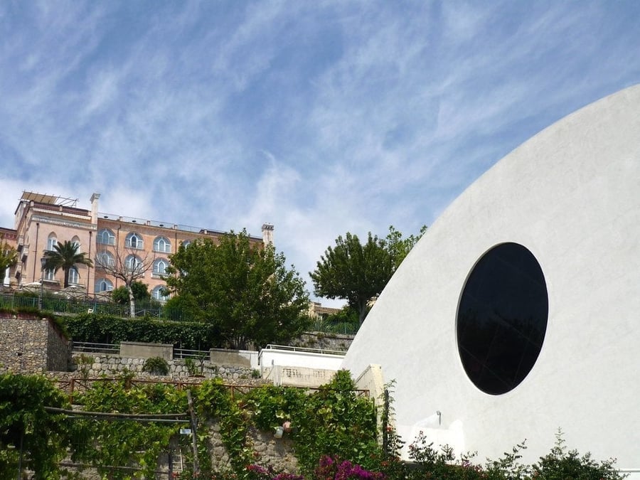 Auditorium Oscar Niemeyer — Una delle opere italiane del maestro brasiliano