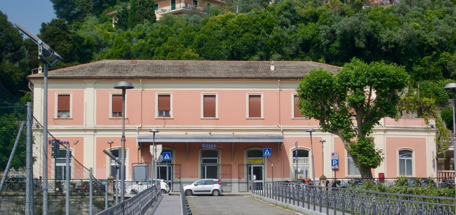 La stazione di Recco — Una fermata sulla storica linea Genova-La Spezia