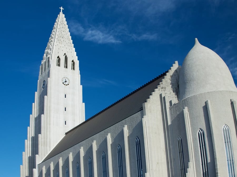 Hallgrímskirkja — La chiesa ispirata alle colonne di basalto islandesi