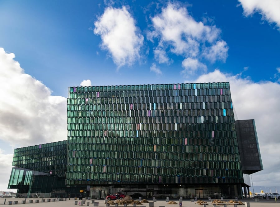 Harpa — La sala concerti di vetro sul porto