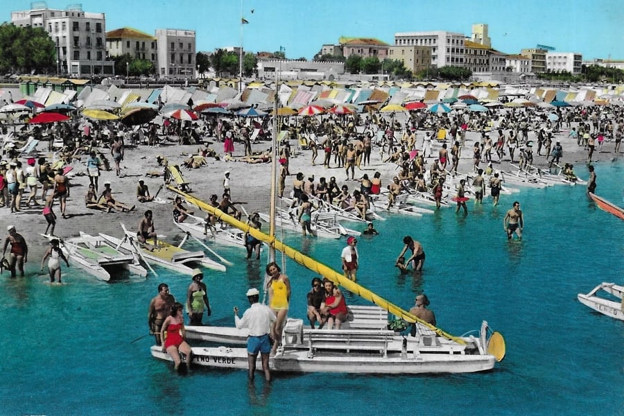 La spiaggia di Riccione — La perla verde dell'Adriatico vista dalla riva