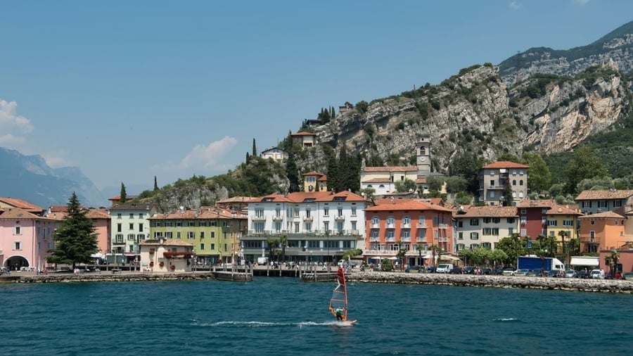 Vele sul lago — La capitale europea del windsurf