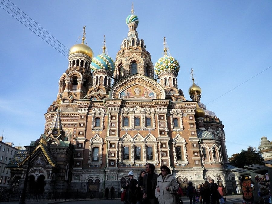 Salvatore sul Sangue Versato — La chiesa dalle nove cupole colorate sul canale Griboedov