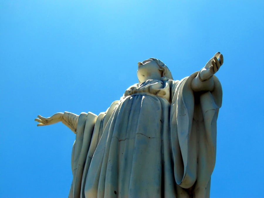 Il Cerro San Cristóbal — Una Vergine bianca che veglia su Santiago e sulle Ande