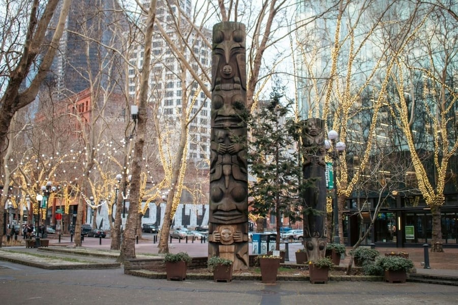 Pioneer Square — Il quartiere dove è nata Seattle, ricostruito in mattoni