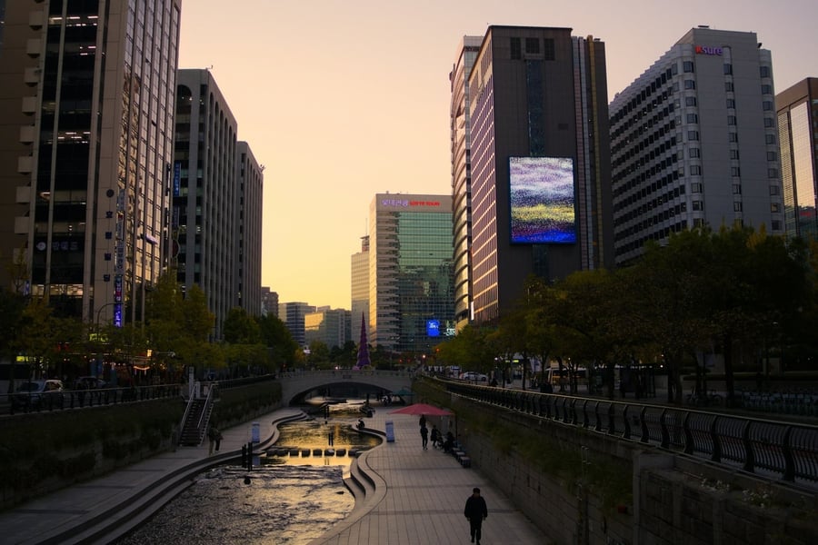 Cheonggyecheon — Un fiume restituito al centro città
