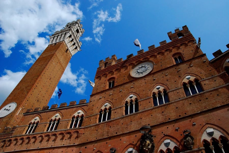 Torre del Mangia — La torre più alta della piazza