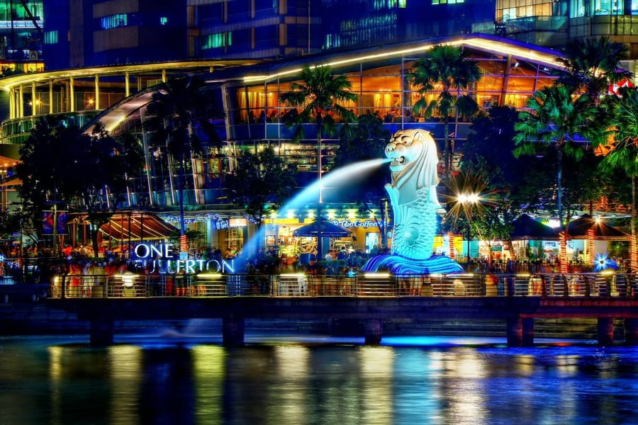 Merlion — Corpo di pesce e testa di leone sulla baia
