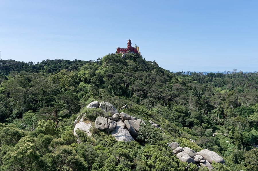 Il Palácio da Pena — Un castello romantico dai colori sgargianti tra le nubi