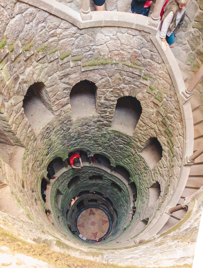 Il Poço Iniciático della Quinta da Regaleira — Un pozzo a spirale che non ha mai contenuto acqua