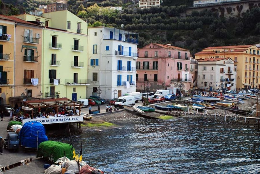 Marina Grande — Il borgo di pescatori sotto la città alta