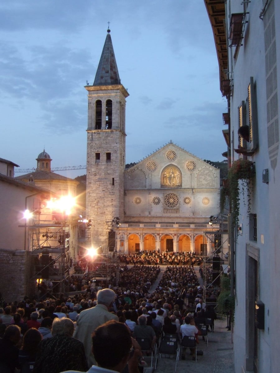 Festival dei Due Mondi — L'estate che unisce le due sponde dell'Atlantico