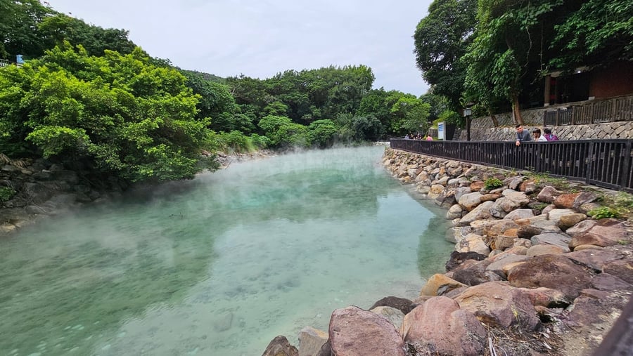 Valle Termale di Beitou — L'acqua verde-azzurra che ha dato il nome a un minerale