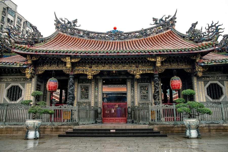 Tempio Longshan — Sopravvissuto ai bombardamenti grazie alla dea Guanyin