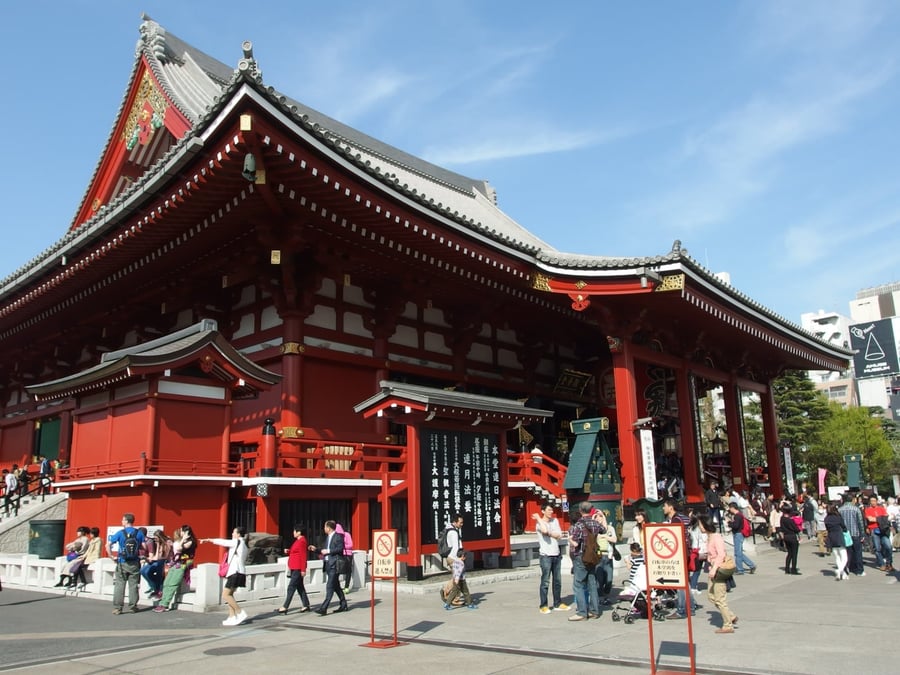 Sensō-ji — Il tempio più antico di Tokyo, tra incenso e lanterne rosse